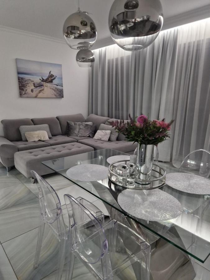 Maxim Apartment ポビエロボ エクステリア 写真