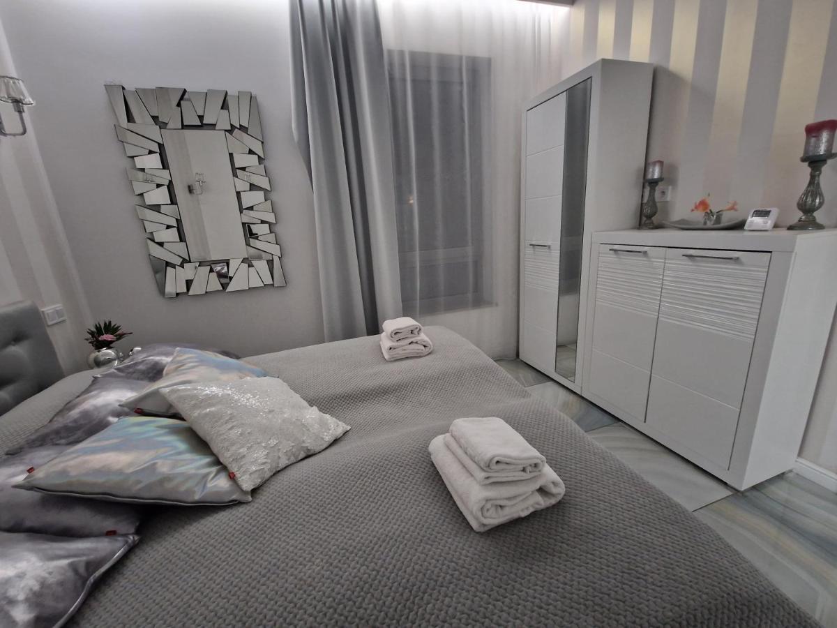 Maxim Apartment ポビエロボ エクステリア 写真